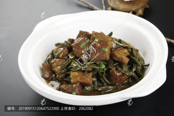 紅燒肉燜干豆角