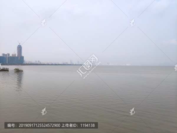 大海與城市
