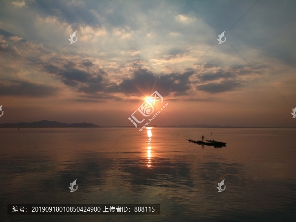 湖面湖水夕陽(yáng)