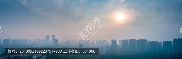 清晨薄霧下的秦皇島