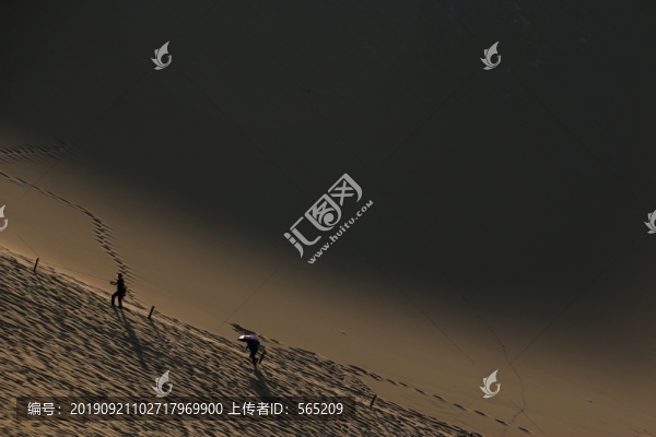 鳴沙山月牙泉
