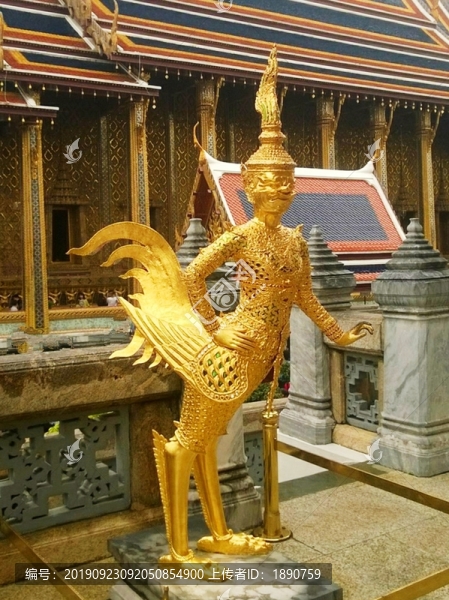大鵬金翅鳥雕塑