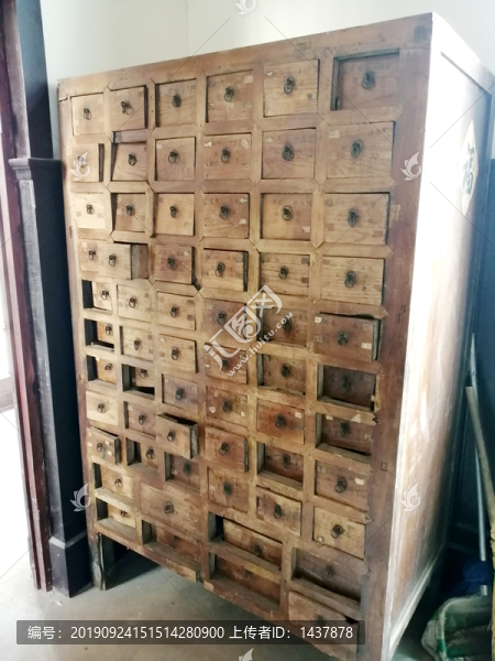 木質(zhì)中草藥儲存柜
