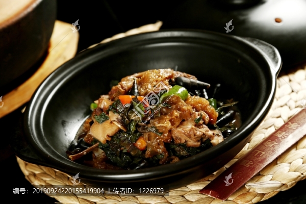紫蘇山坑螺浮皮燜水鴨
