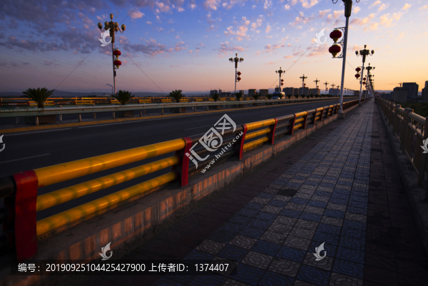 伊犁河大橋