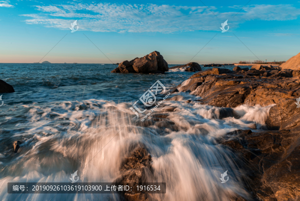 浪花翻滾