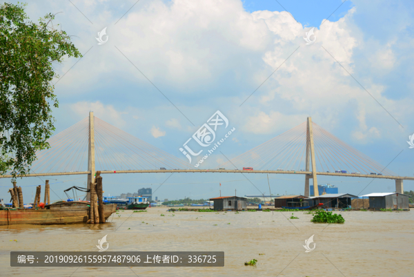 越南九龍江及跨江大橋