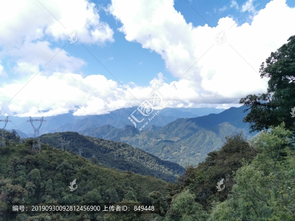 遠(yuǎn)山