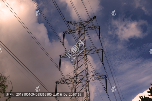 高壓電塔