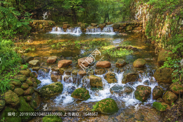 千山財神廟潭溪溪水與雙層瀑布