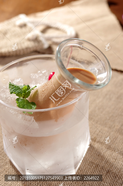 冰鎮(zhèn)絲襪奶茶