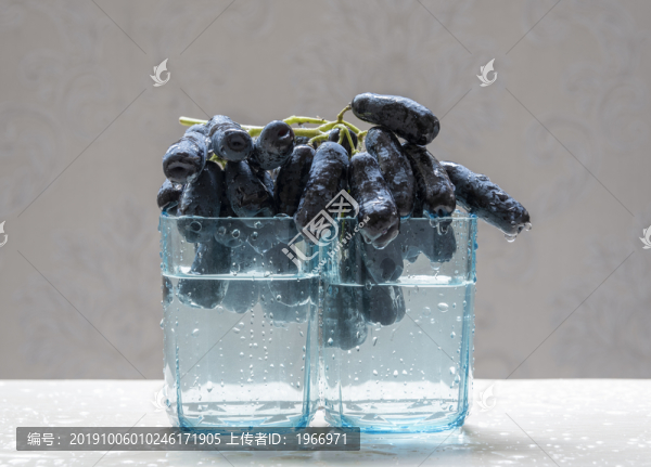 金手指黑提葡萄
