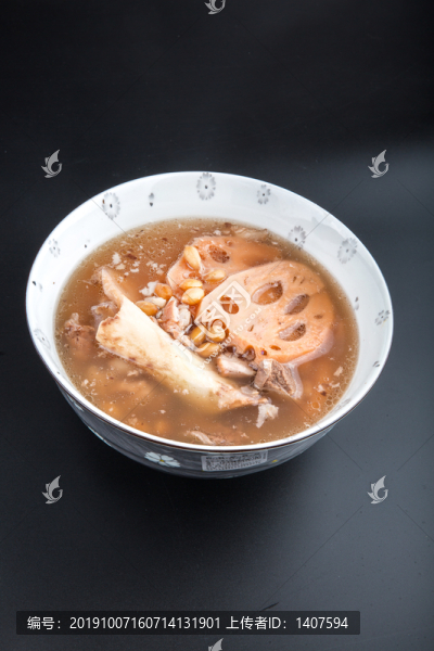蓮藕豬骨花生湯