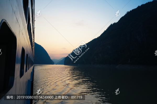 三峽游輪