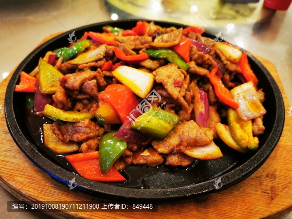 鐵板洋蔥辣椒肉片