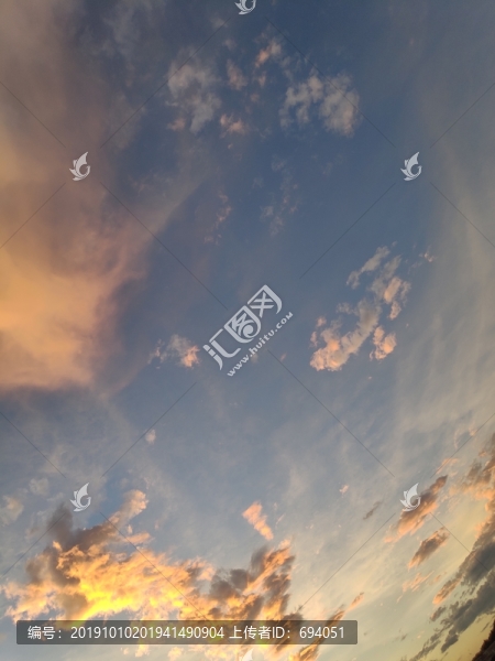 昏中閑云