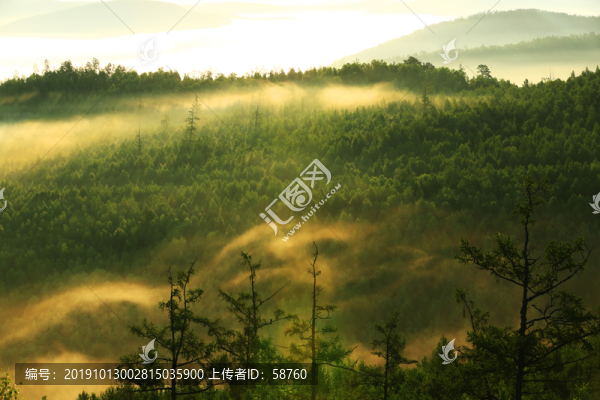 山林晨霧朝陽