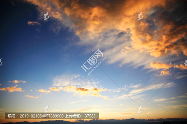 天空彩云