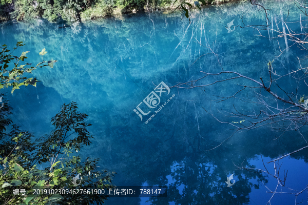 湖水
