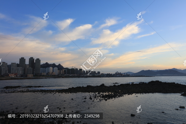 海邊城市的清晨