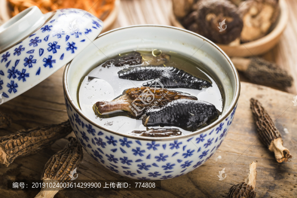 羊肚菌燉烏雞湯