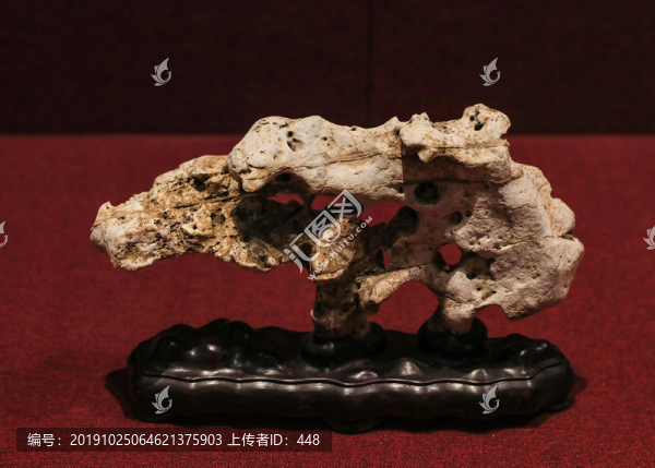 清代宮廷擺件山子