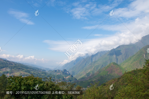 山巒云霧