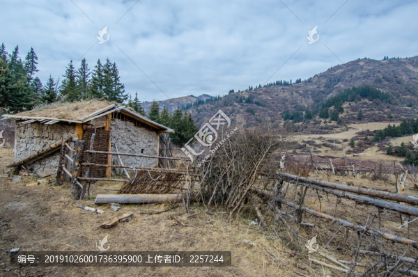 山間農(nóng)舍