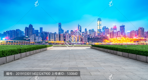 道路廣場(chǎng)和重慶城市天際線
