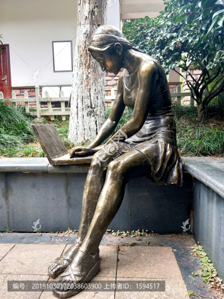 女孩銅像