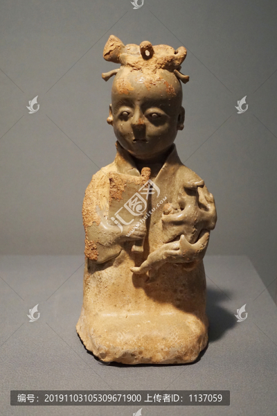 西晉窯青釉仕女俑