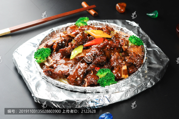 鐵板牛仔骨