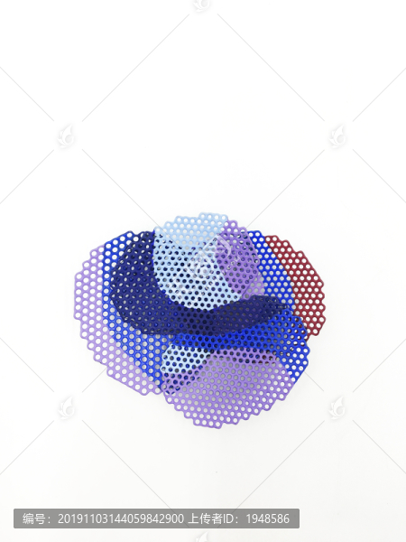 黃金網(wǎng)狀胸針