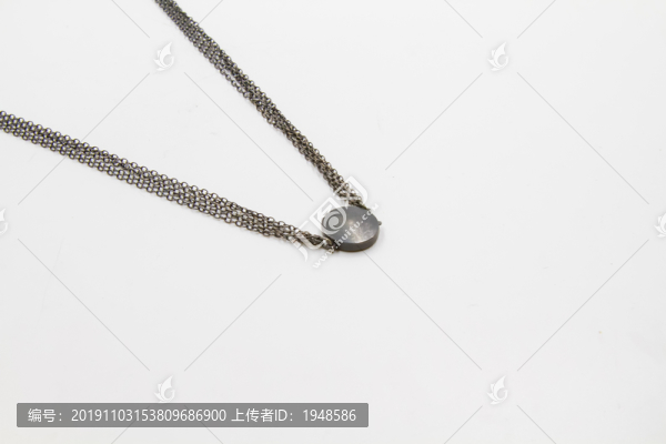 仿雞血石黃金項(xiàng)鏈