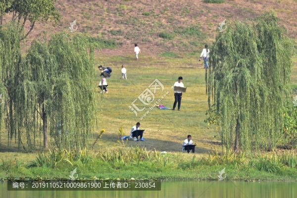 河邊寫生
