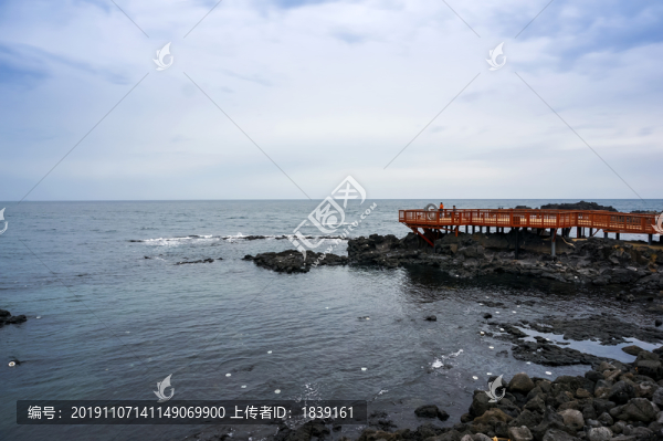 漫步海邊的濟(jì)州島