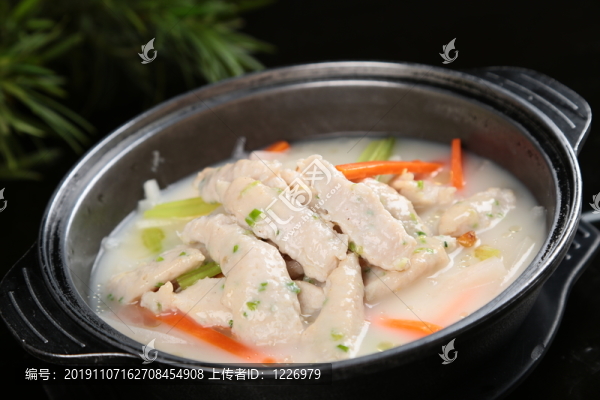 蘿卜絲煮魚滑