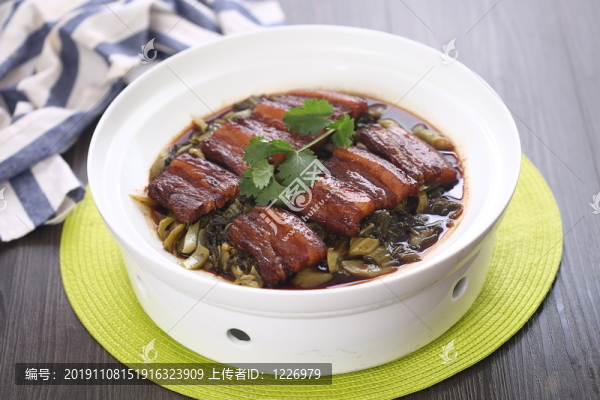 酸菜鹵肉