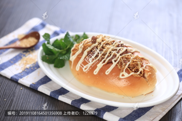 招牌雞尾炒面