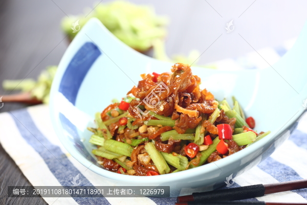 鄉(xiāng)里炒臘腸