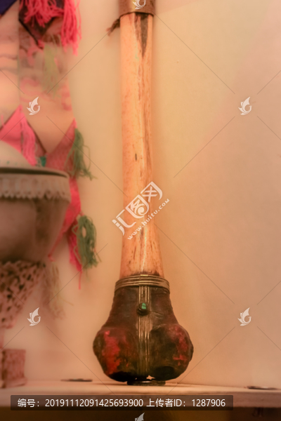 處女大腿骨煙槍