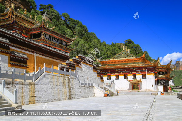 甘南碌曲郎木寺賽赤寺彌勒佛殿