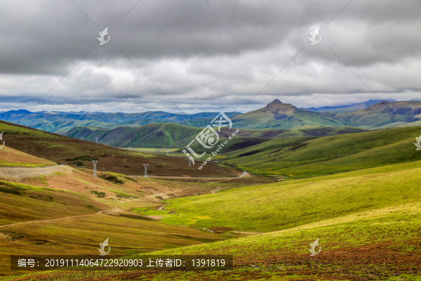 果洛久治山區(qū)草原風光