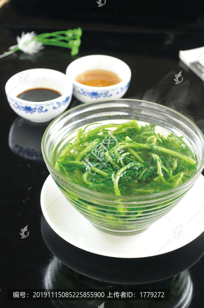 泉水茼蒿
