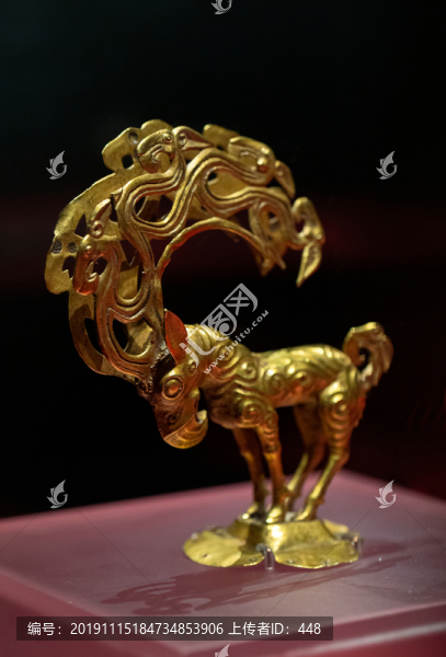 鷹嘴金怪獸