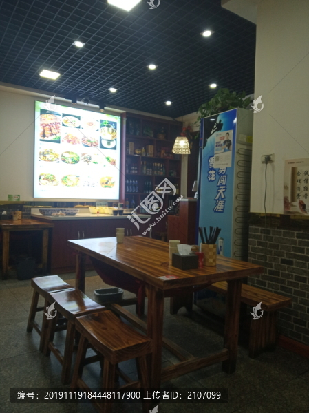 小餐廳內(nèi)景