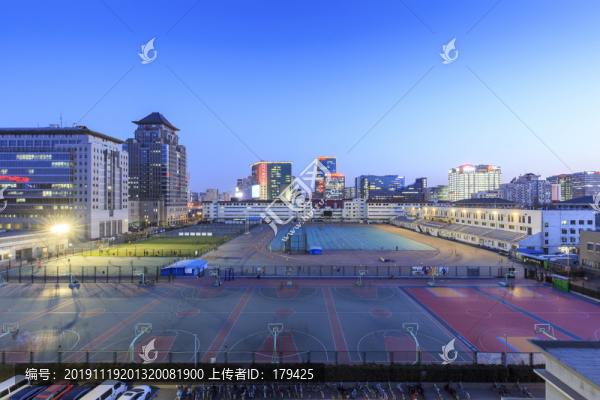 北京大學(xué)五四運(yùn)動(dòng)場體育場夜景