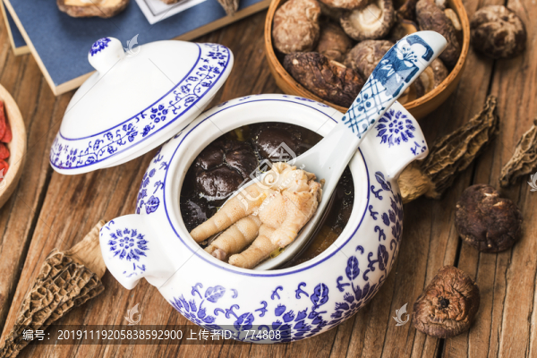 香菇燉雞湯