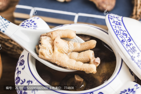 香菇燉雞湯