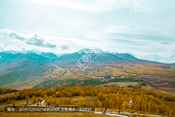 喀占瓊庫(kù)爾山